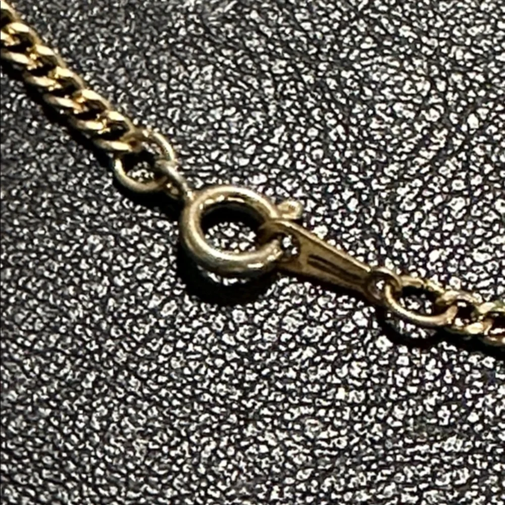 Avon 1981 Tiger Eye Arrowhead Gold Tone 20” Men’s Necklace